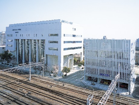 京都駅前校舎と京都駅前校舎新館