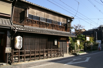 幕末の志士らが集ったことで有名な寺田屋