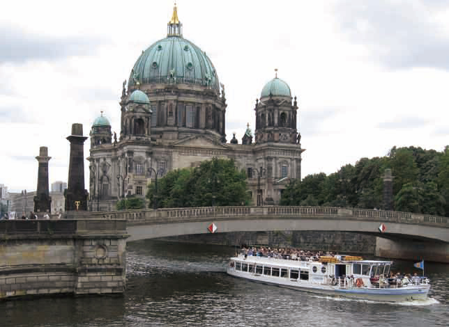 観光名所「博物館の島」にあるベルリン大聖堂