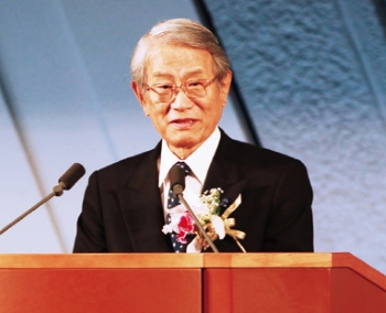 京都大学 総長 松本 紘 